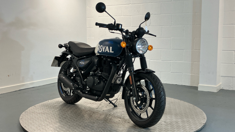 Royal Enfield Hntr 350 Rebel Red (23MY)